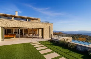 Which Are the Most Popular Family Villas Offered by Le Collectionist in Provence?